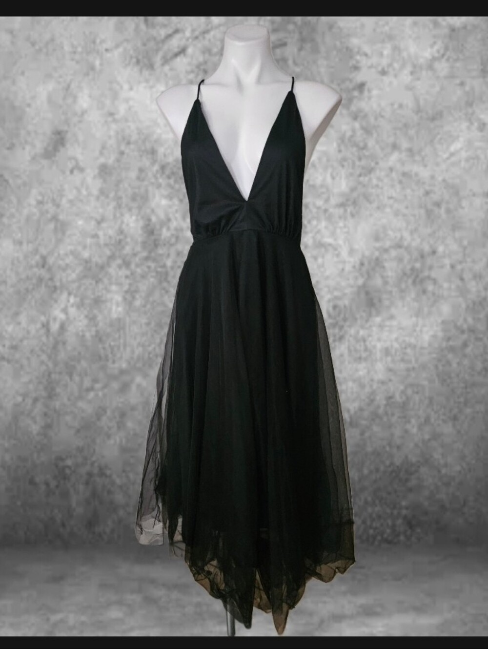 Story On Tulle midi  plunging V-neckline Dress M